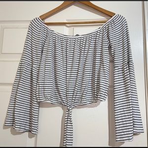 Sailored black/white off shoulder shirt